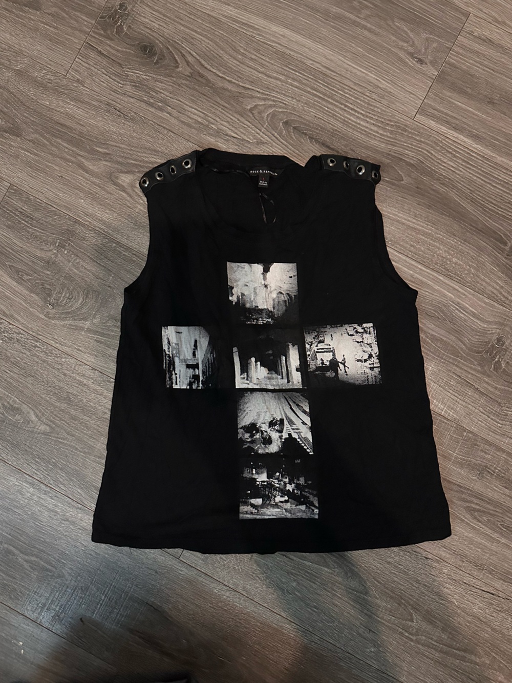 Rock & Republic Black Graphic Grommet Shoulder Tank